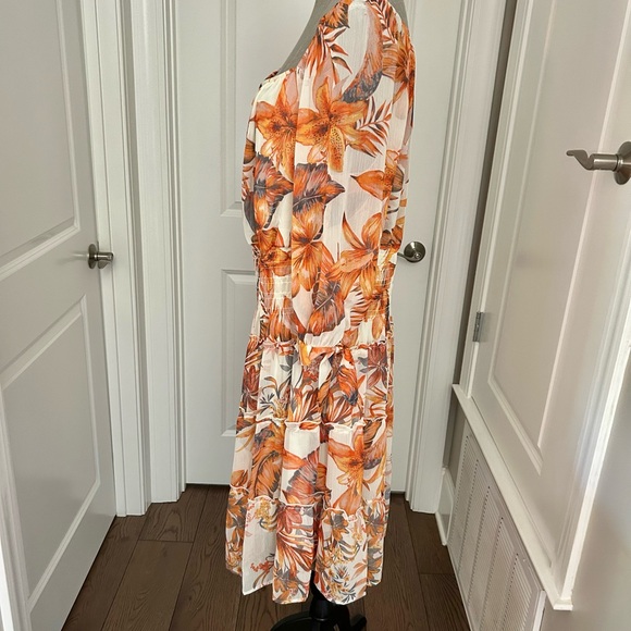 NWT! Figueroa & Flower Orange Tropical Print Smocked
Midi Dress -Plus Size 1X - Picture 8 of 14